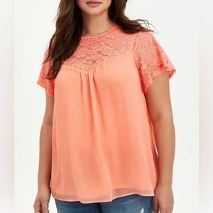 NWT TORRID CRINKLE CHIFFON LACE FUSION CORAL  DETAIL BLOUSE Size 1 14-16
